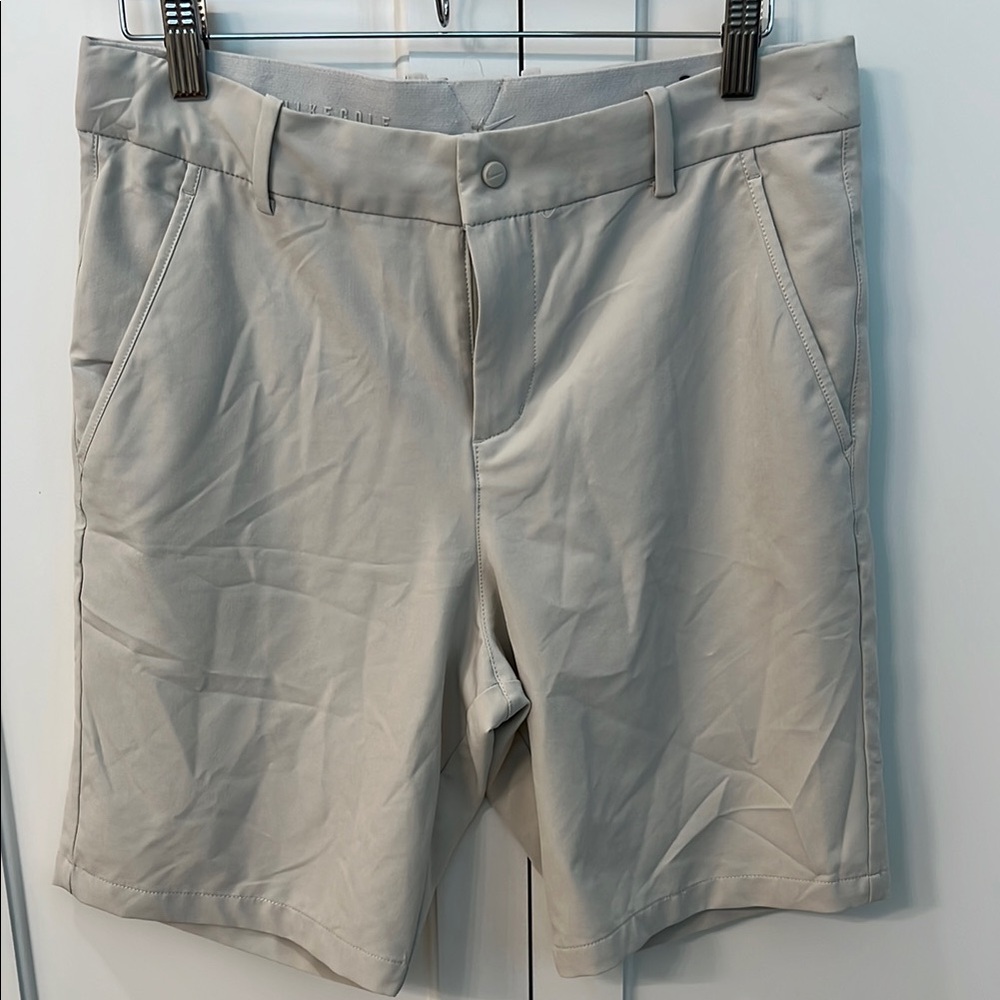 Boy’s XL Nike Flat Front Dry-fit Golf Shorts for Casual Wear